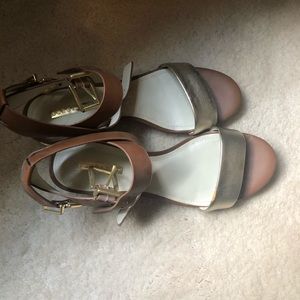 brown/gold/tan BCBGeneration heels